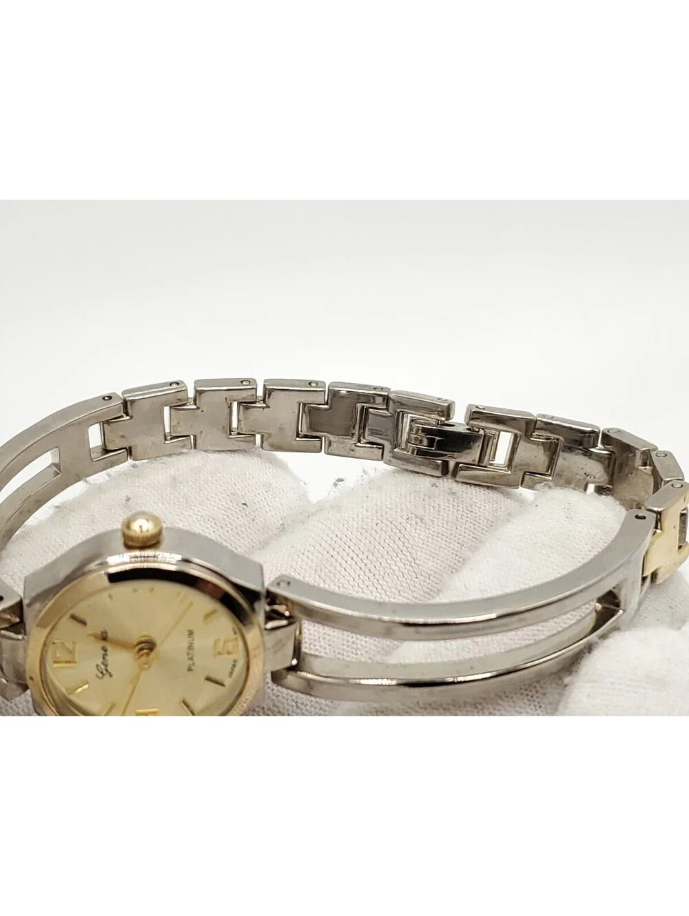 Geneva Platinum Quartz Womens Watch New Battery Two-Tone Gold Tone Dial 21mm